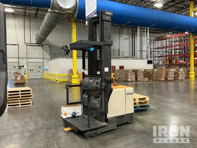 2022 Crown SP4050-30 3000 lb Order Picker