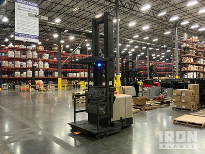 2022 Crown SP4050-30 3000 lb Order Picker