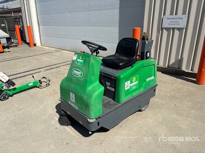 Tennant 6100 Ride-On Electric كانس الارضيات