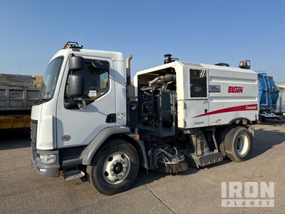 Elgin Crosswind on 2017 Peterbilt 220 Sweeper Truck