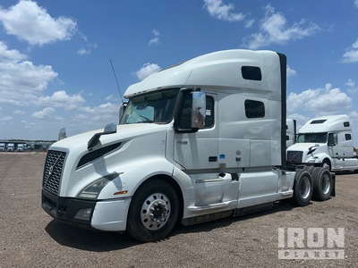2021 Volvo VNL 6x4 تراكتور شاحنة كابينة النوم (ثنائية المحور)