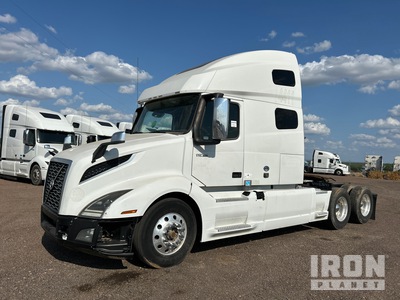 2021 Volvo VNL 6x4 3- Achs Sattelzugmaschine mit Schlafkabine