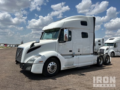 2021 Volvo VNL 6x4 تراكتور شاحنة كابينة النوم (ثنائية المحور)