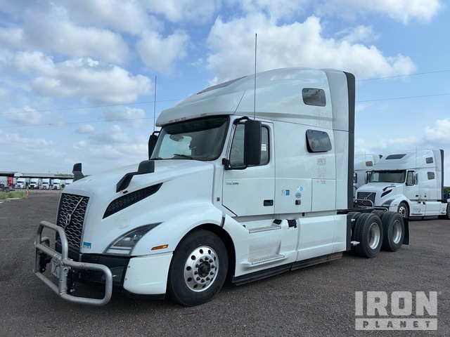 2022 Volvo VNL 6x4 T/A Sleeper Truck Tractor