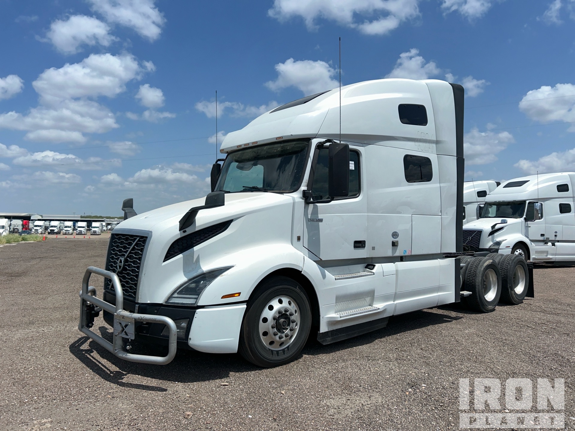 2022 Volvo VNL 6x4 T/A Sleeper Truck Tractor
