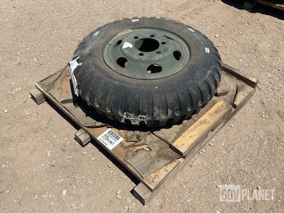 Titan 9.00-20 Tire w/Wheel