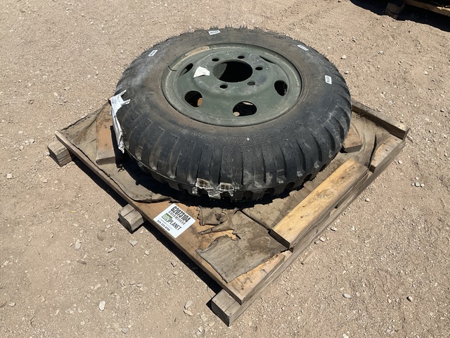 Titan 9.00-20 Tire w/Wheel