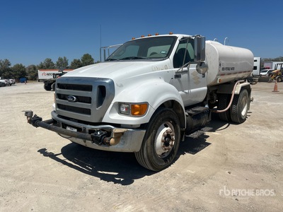 2012 Ford F-750 2000 gal 4x2 Water Truck