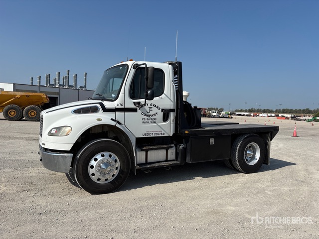 2015 Freightliner M2 106 4x2 Flatbed Truck