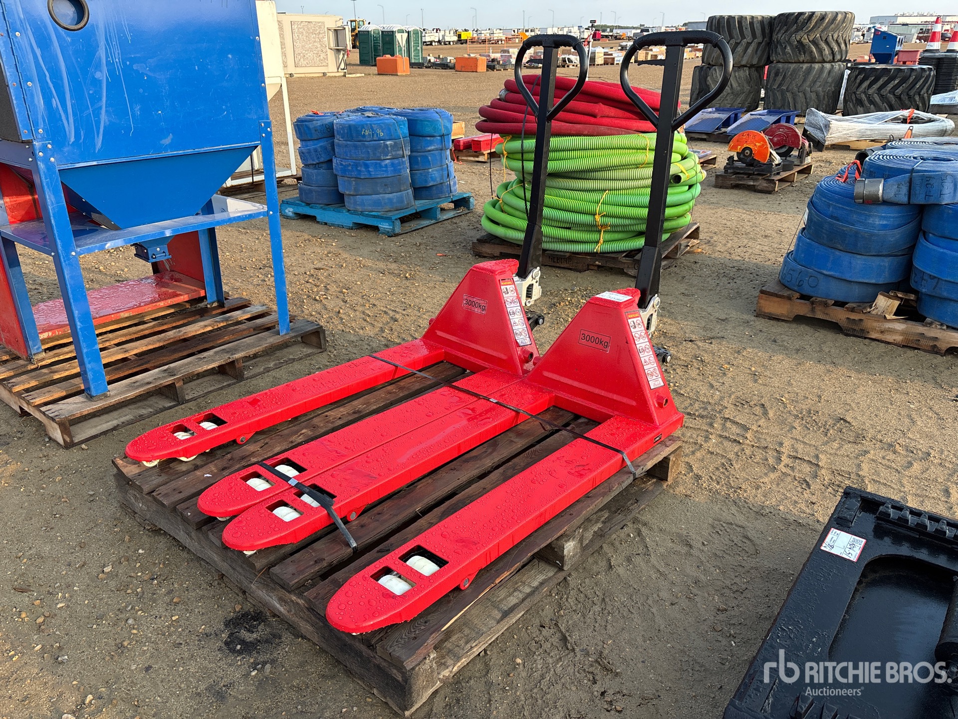 Quantity of (2) 3000 kg Pallet Jack (Unused)