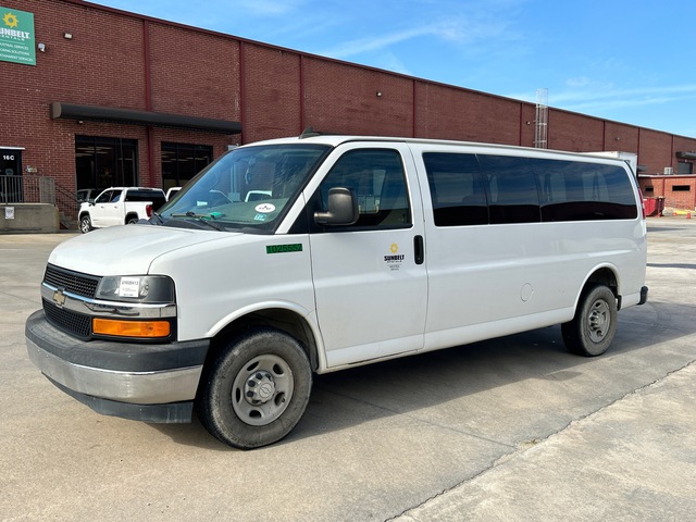 2017 Chevrolet Express 2500 12 Passenger Van