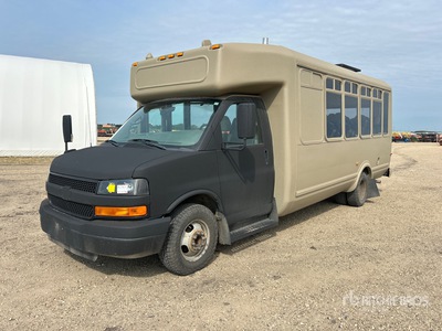 2014 Chevrolet Express G4500 4x2 28-Seat Mini Bus
