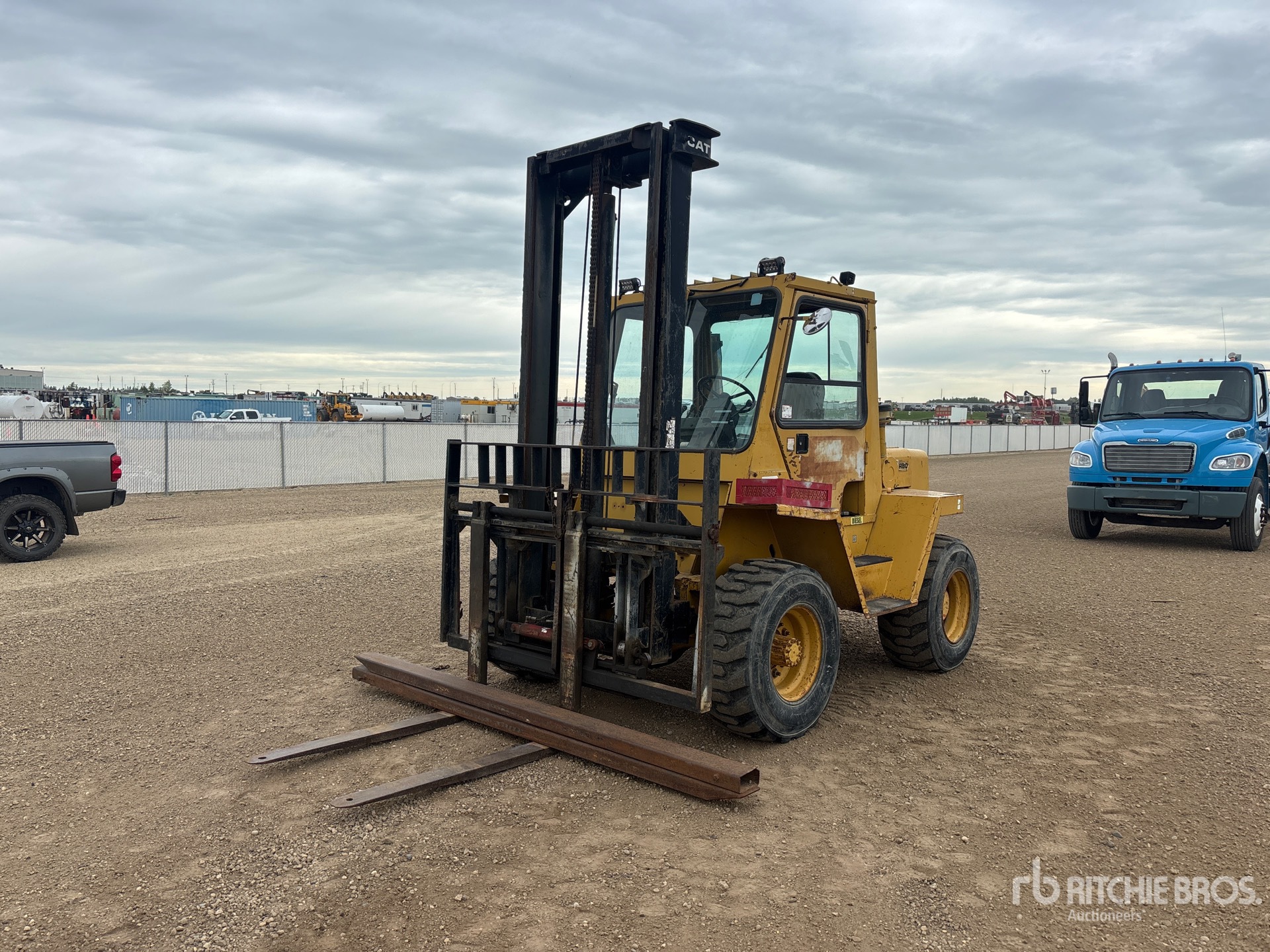 1990 Cat R80 8000 lb Fork Extensions Rough Terrain Forklift