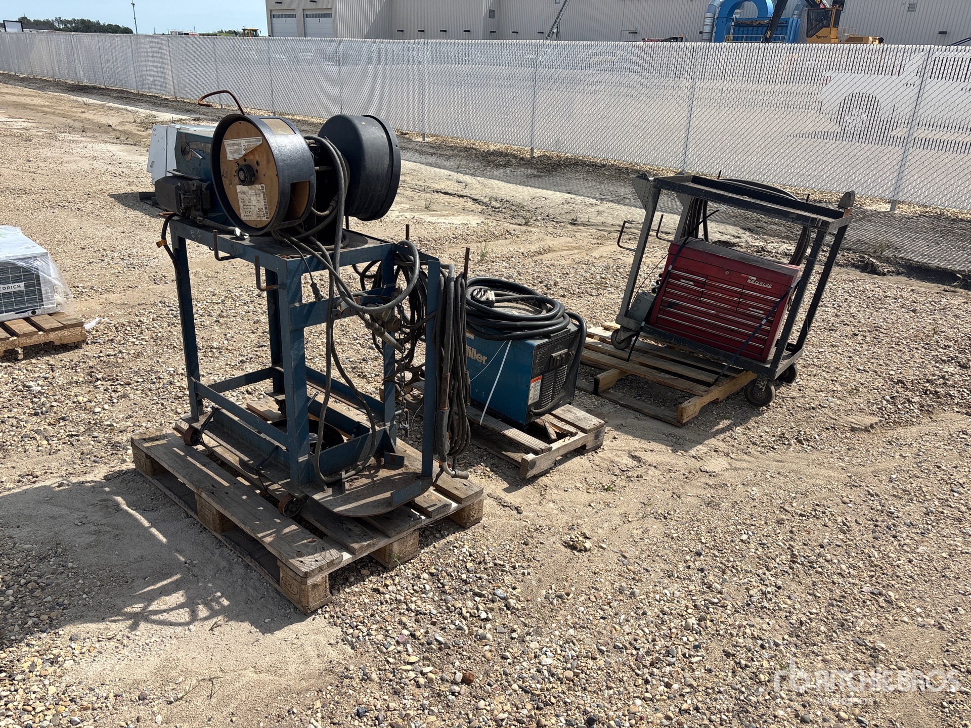 Miller Phoenix 456 CC/CV 450 A Multi-Process Portable Electric Welder