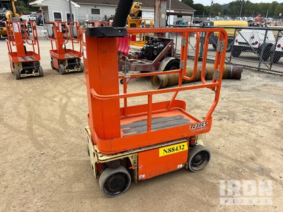 2014 JLG 1230ES Vertikaler Mastlift