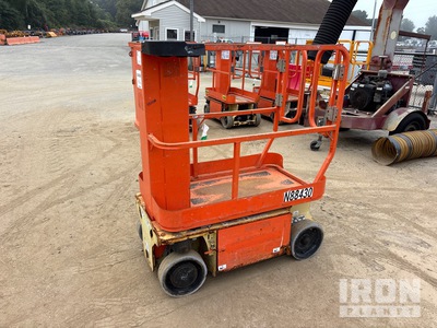 2014 JLG 1230ES Vertikaler Mastlift