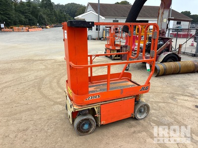 2014 JLG 1230ES Vertikaler Mastlift