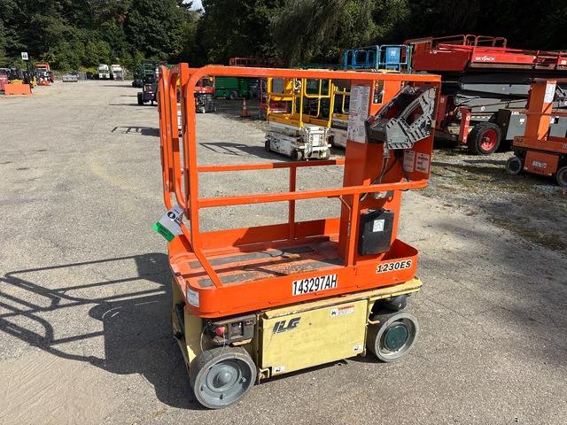 2014 JLG 1230ES Vertical Mast Lift