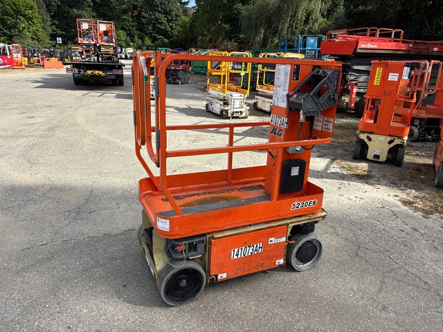 2014 JLG 1230ES Vertical Mast Lift