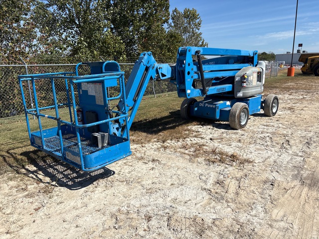 2014 Genie Z-45/25J 2WD Electric Articulating Boom Lift 2014 Genie Z-45/25J 2WD Electric Articulating Boom Lift