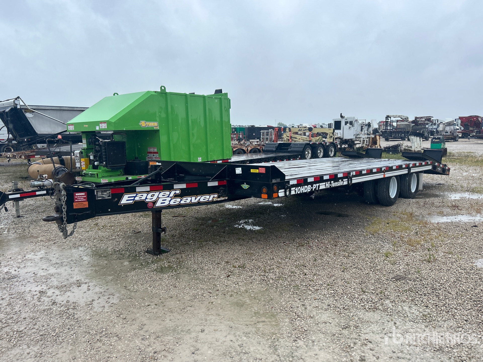 2017 Eager Beaver 10HDB-PT 27 ft T/A Equipment Trailer
