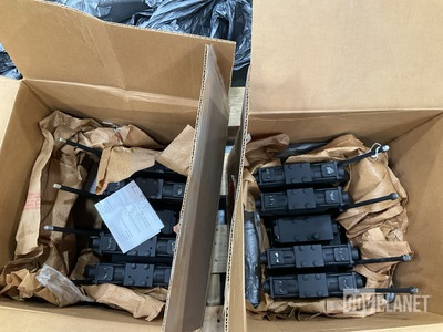 (2) Parker-Hannifin 60651-08 Directional Control Linear Valves