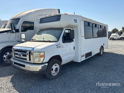 2016 Ford E-450 Autobus