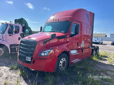 2019 Freightliner Cascadia 126 Sleeper Truck Tractor