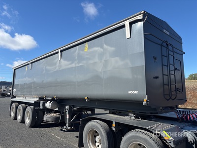 2024 Moore 9.5 m Tri/A Remolque banera
