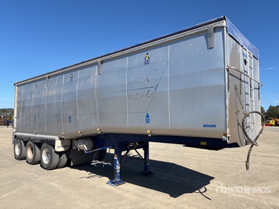 2022 Moore 9.8 m Tri/A Step Deck エンドダンプトレーラー