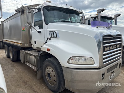 2016 Mack CMMR Granite 6x4 T/A Dump Truck