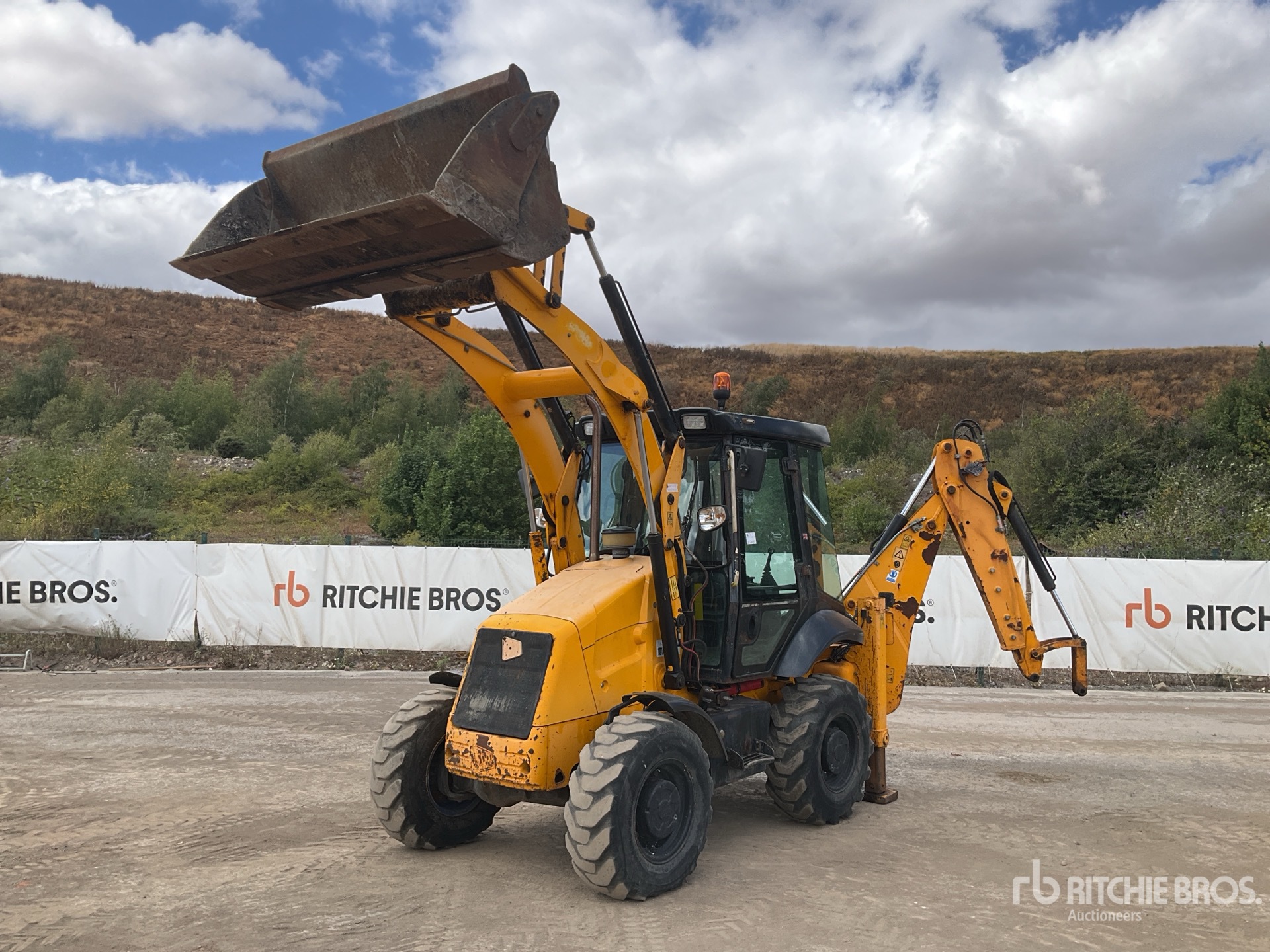 2014 JCB 2CX STREETMASTER 4WD Utility Tractor