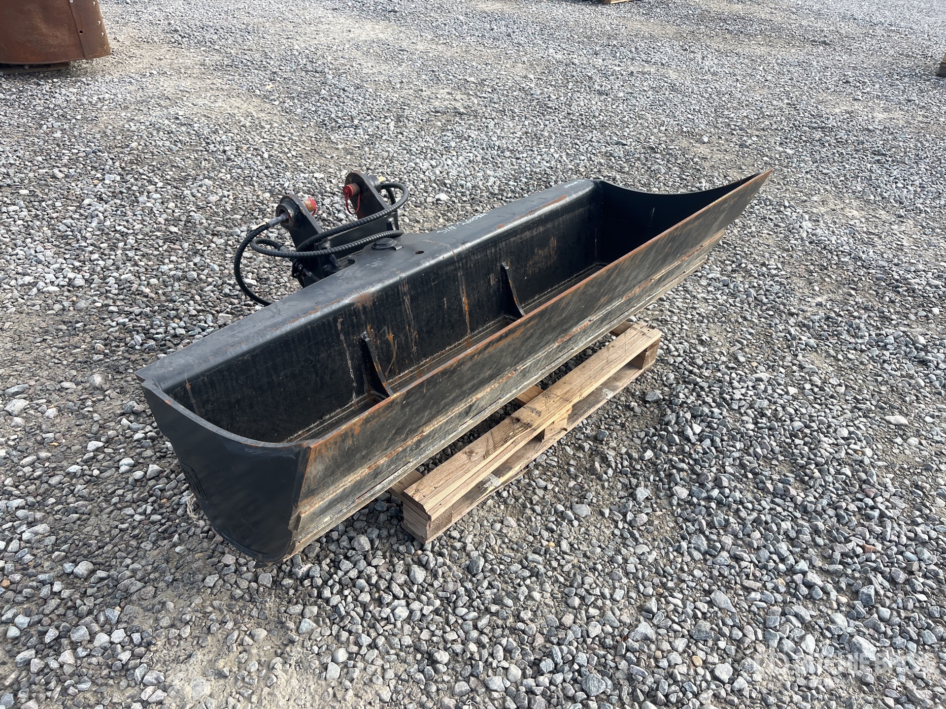 2020 GLV1800 1800 mm Hydraulic Tilting Bucket