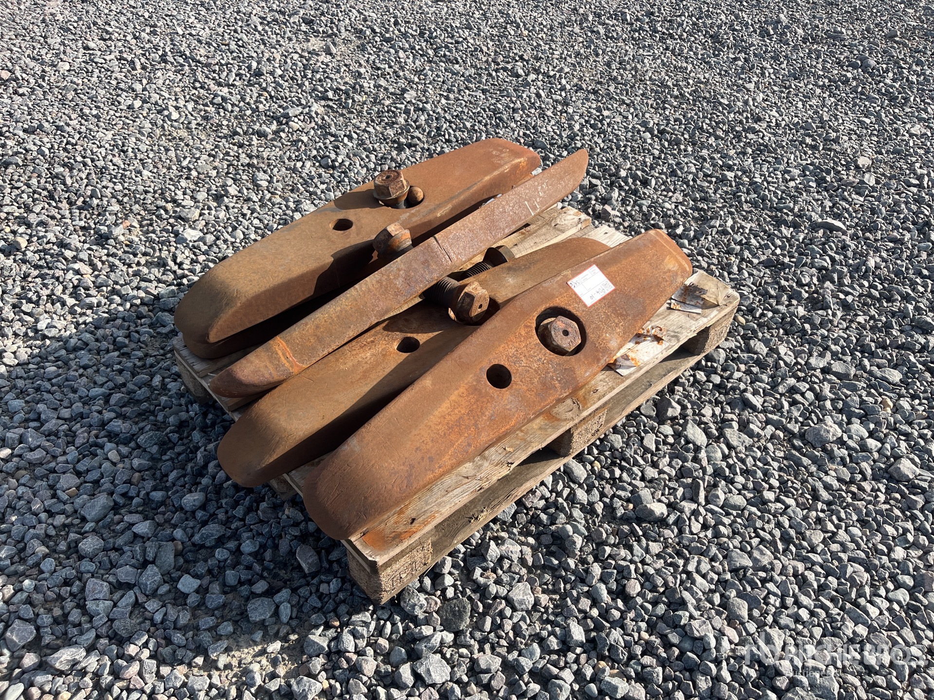 2023 1 Pal. Track Plate