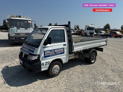 2011 Piaggio Porter Kipper-Lkw (Inoperable)