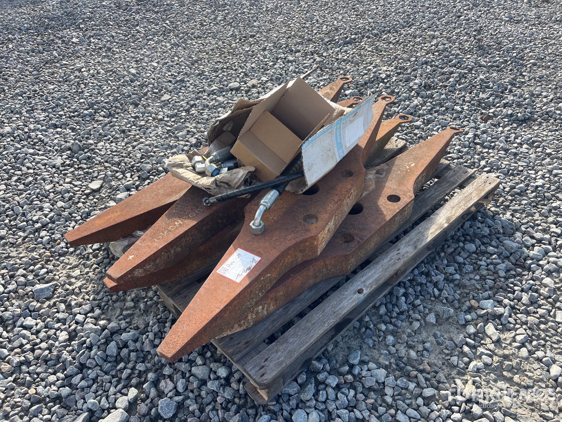 2021 Cat 3 Teeth to fit CAT 963-12A Ripper Shank