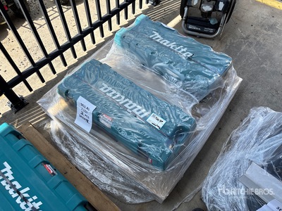 Quantity of (2) Makita HM1307CB 35 lb Demolition Hammer