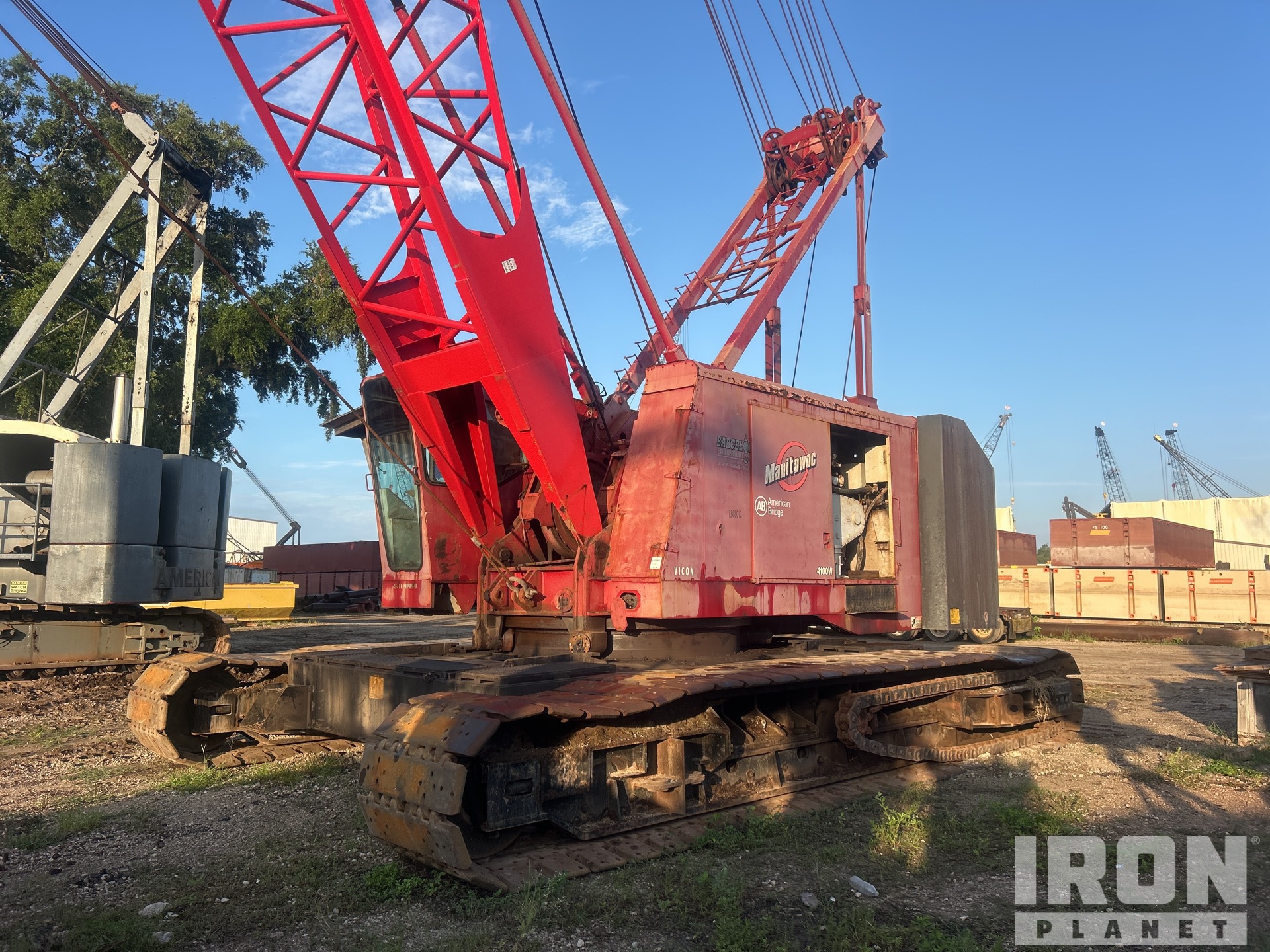 Manitowoc 4100 230 ton Lattice-Boom Crawler Crane
