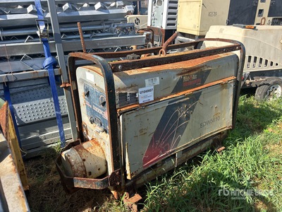 Red-D-Arc D300K 3+3 250 A Skid-Mounted Stick Engine Driven Welder