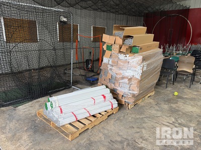 Quantity of (2) Pallets of LED T8 Tube Lights Articoli da ferramenta e di consumo
