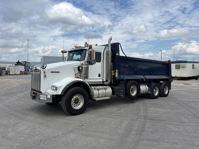 2015 Kenworth T800 8x4 Tri/A Dump Truck