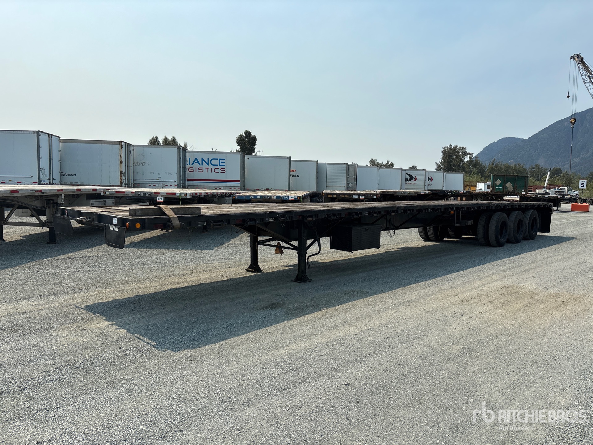 1995 Brentwood 53 ft Tri/A Flatbed Trailer