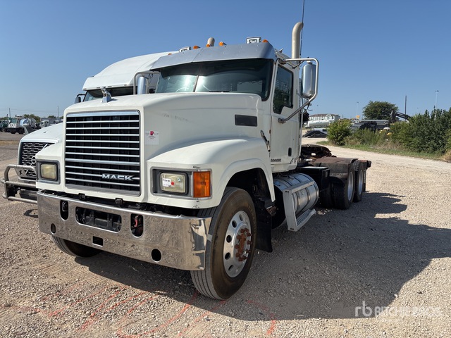 2011 Mack CHU613 6x4 Winch Truck