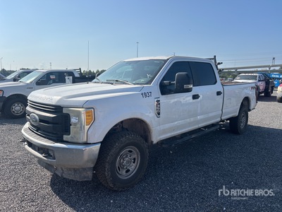 2017 Ford F-350 XL 4x4 Crew Cab Pickup