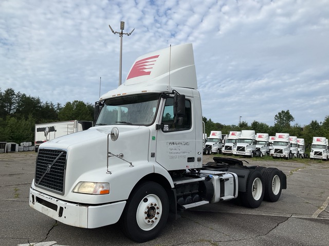 2015 Volvo VNM 6x4 T/A Day Cab Truck Tractor
