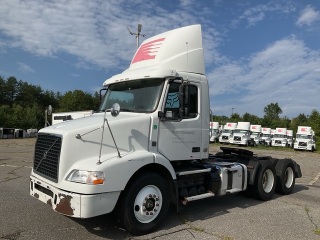 2015 Volvo VNM 6x4 T/A Day Cab Truck Tractor