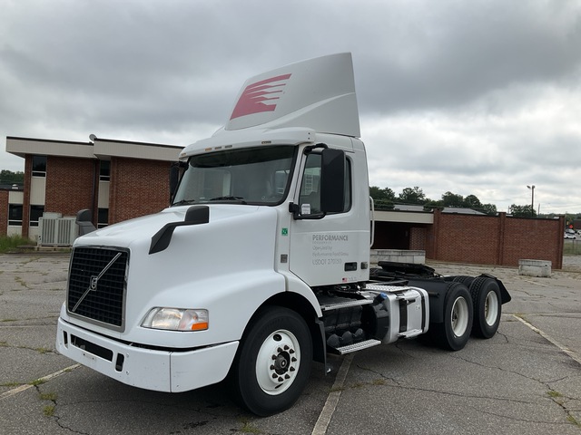 2014 Volvo VNM64T 6x4 T/A Day Cab Truck Tractor