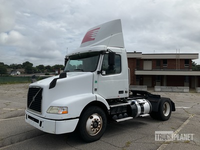 2014 Volvo VNM42T 4x2 Tracteur Routier