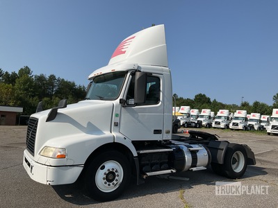 2016 Volvo VNM 4x2 S/A Day Cab Truck Tractor