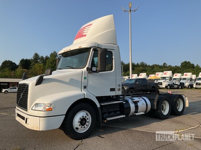 2016 Volvo VNM 6x4 T/A Day Cab Truck Tractor